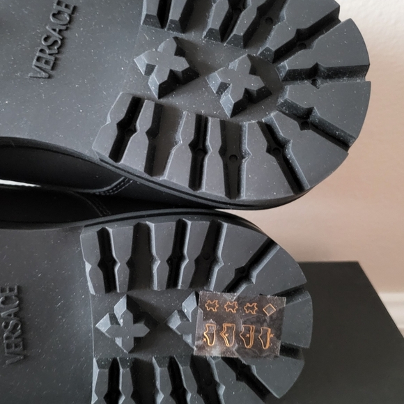 Versace Men's Black Leather Shoes - Picture 10 of 11